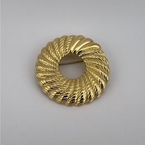 Vintage Monet Brooch Round Wreath Ridged Gold Tone , Used, Rare, Holiday Jewelry